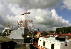 2005-08-06 Leer Traditionsschiffertreffen 082-2_105.jpg